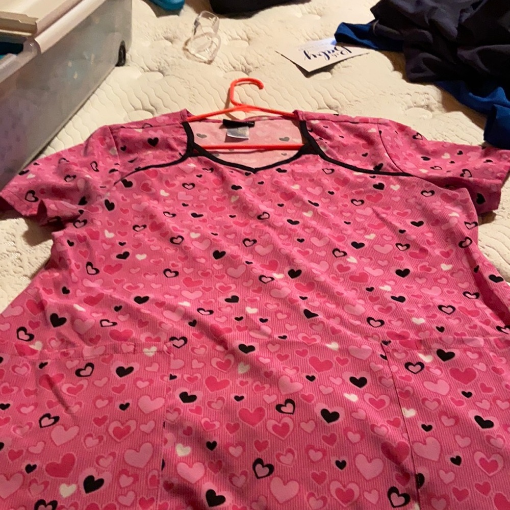 Cherokee scrub top
